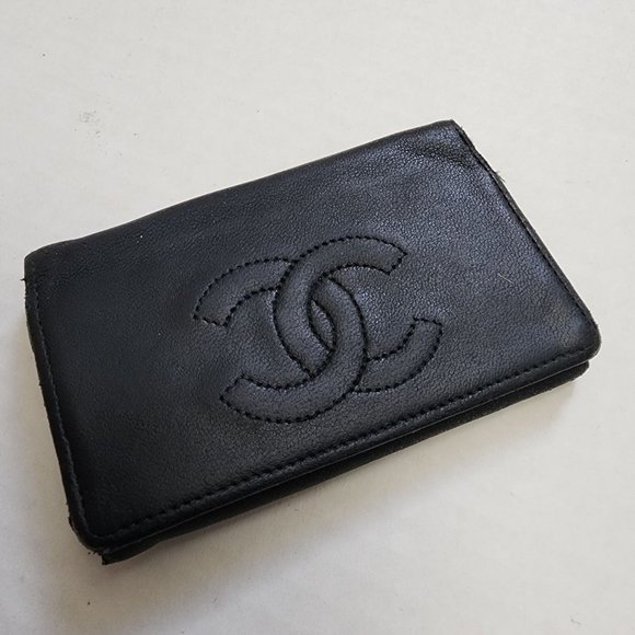 CHANEL Handbags - CHANEL Black Leather & Gold Key & Card Holder Travel Case